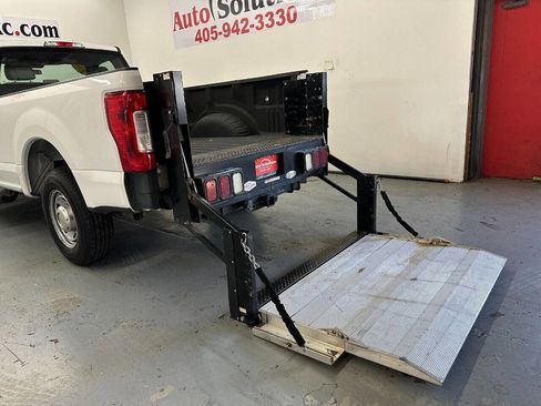 Used 2019 Ford F250 XL w/ Power Equipment Group image 9