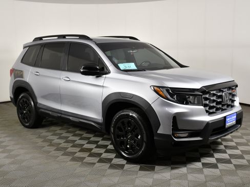 Certified 2023 Honda Passport TrailSport image 4