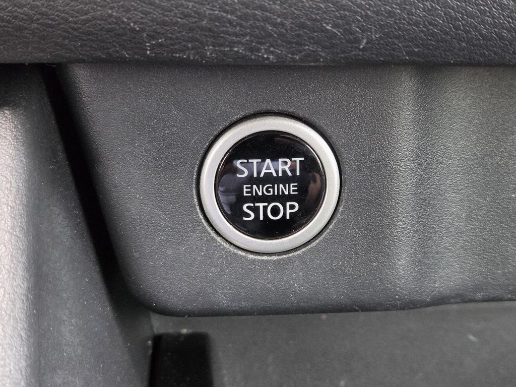 Used 2023 Nissan Rogue SV FWD image 19
