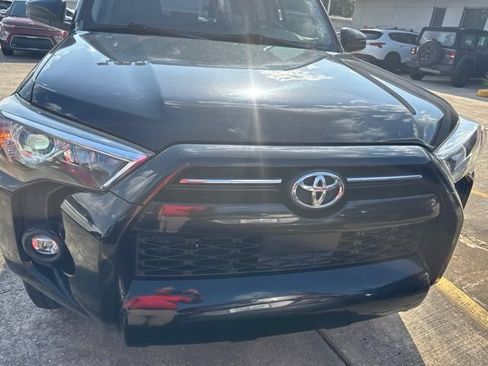 Used 2022 Toyota 4Runner SR5 RWD image 9