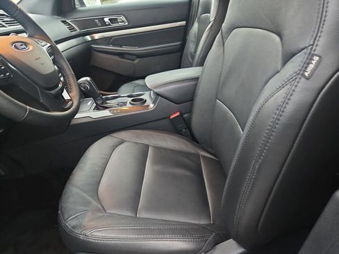 Used 2018 Ford Explorer XLT w/ Equipment Group 202A image 15