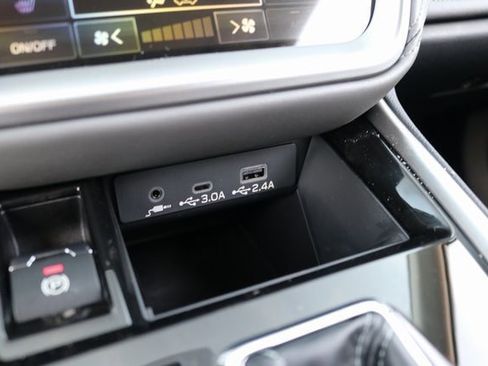 Used 2025 Subaru Outback Onyx Edition image 35