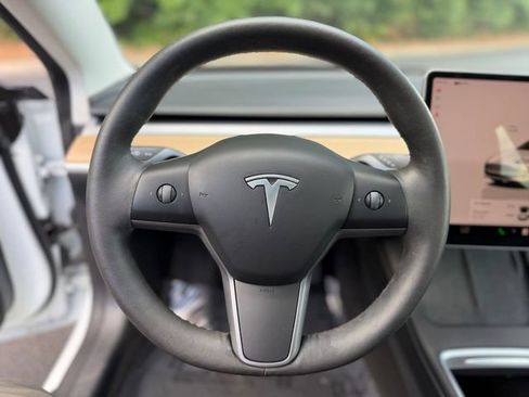 Used 2023 Tesla Model 3 Standard Range RWD image 3