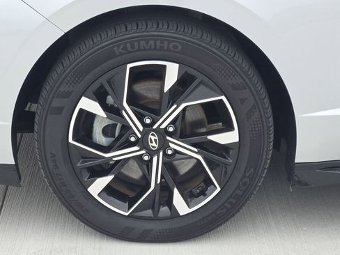 Used 2025 Hyundai Sonata SEL FWD image 12