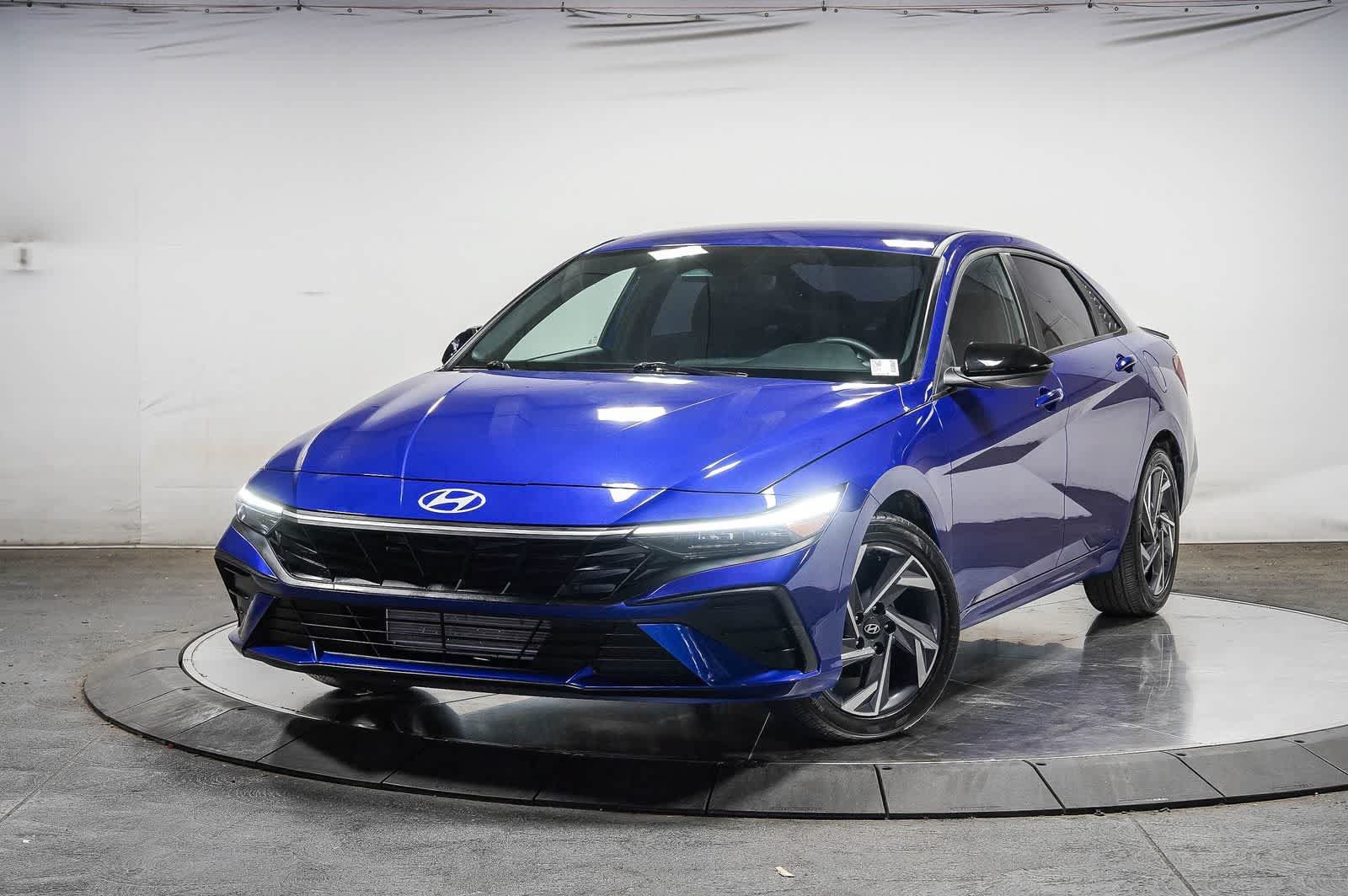 Used 2025 Hyundai Elantra Sport FWD image 1