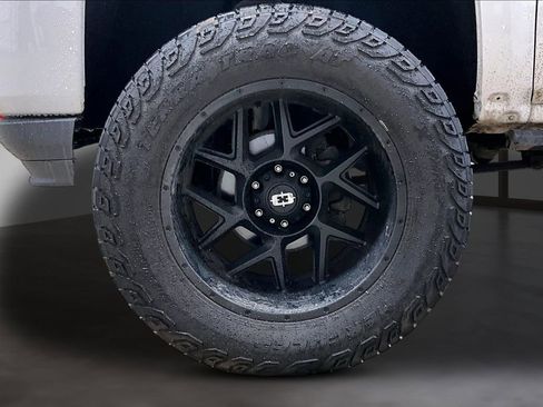 Used 2017 Chevrolet Silverado 1500 LTZ Z71 w/ LTZ Plus Package image 9