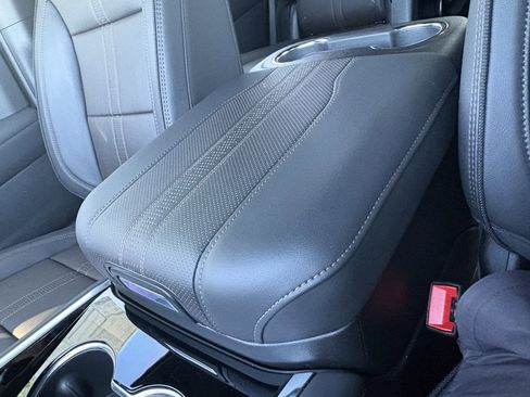 Used 2026 Chevrolet Tahoe High Country AWD/4WD image 28