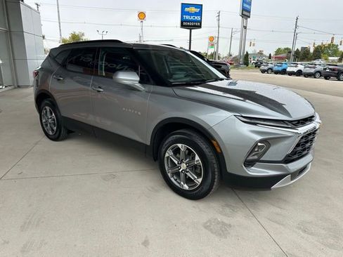 Used 2024 Chevrolet Blazer LT w/ Convenience Package FWD image 5