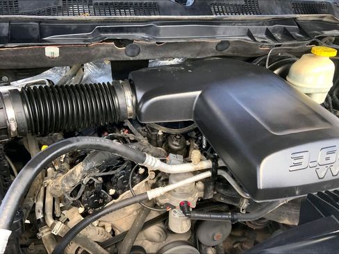 Used 2018 RAM 1500 Big Horn image 32