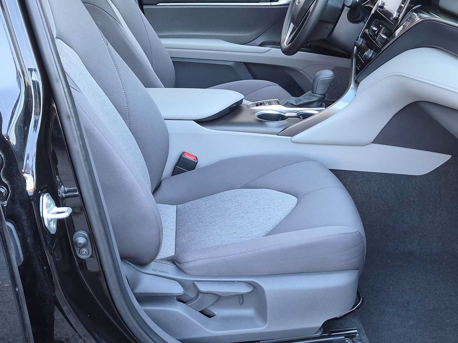Used 2021 Toyota Camry LE FWD image 22