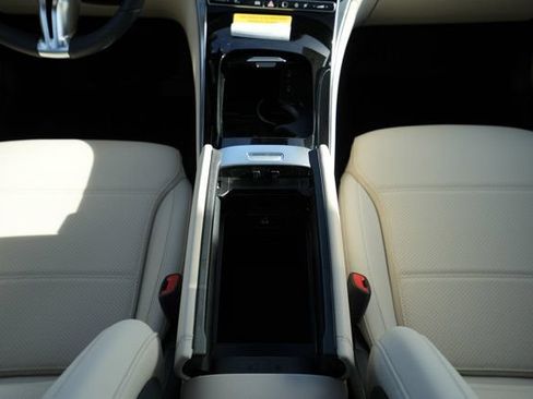 Used 2026 Mercedes-Benz GLC 300 4MATIC image 30