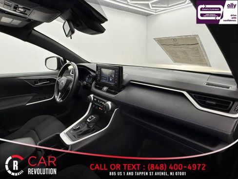Used 2022 Toyota RAV4 SE w/ Convenience Package image 44