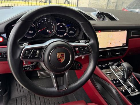 Used 2021 Porsche Cayenne GTS AWD/4WD image 11