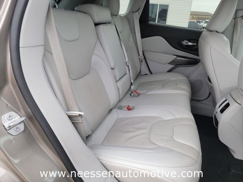 Used 2020 Jeep Cherokee Limited w/ Technology Group FWD image 12