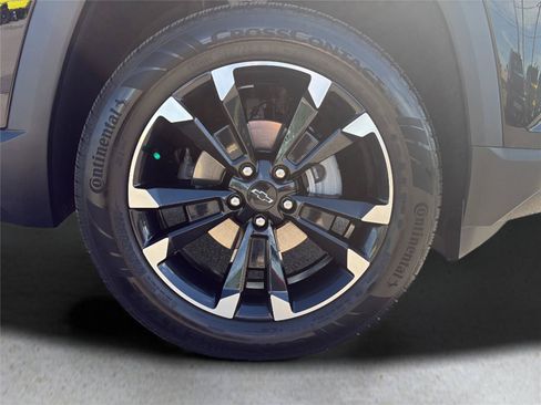 Used 2025 Chevrolet Equinox RS w/ Convenience Package III AWD/4WD image 32