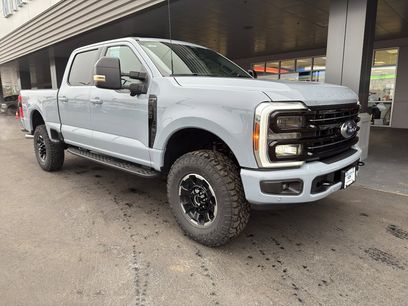 New 2026 Ford F350 Platinum w/ Tremor Off-Road Package