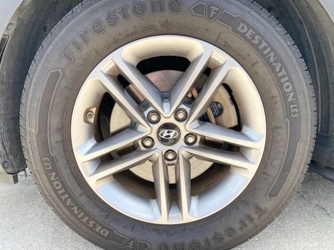 Used 2017 Hyundai Santa Fe Sport FWD image 9