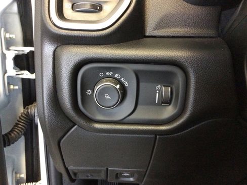 New 2024 RAM 2500 Tradesman w/ Chrome Appearance Group image 20