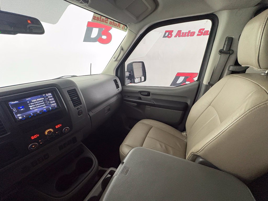 Used 2018 Nissan NV 3500 SL RWD image 32