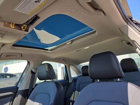 New 2025 Volkswagen Jetta SE image 11