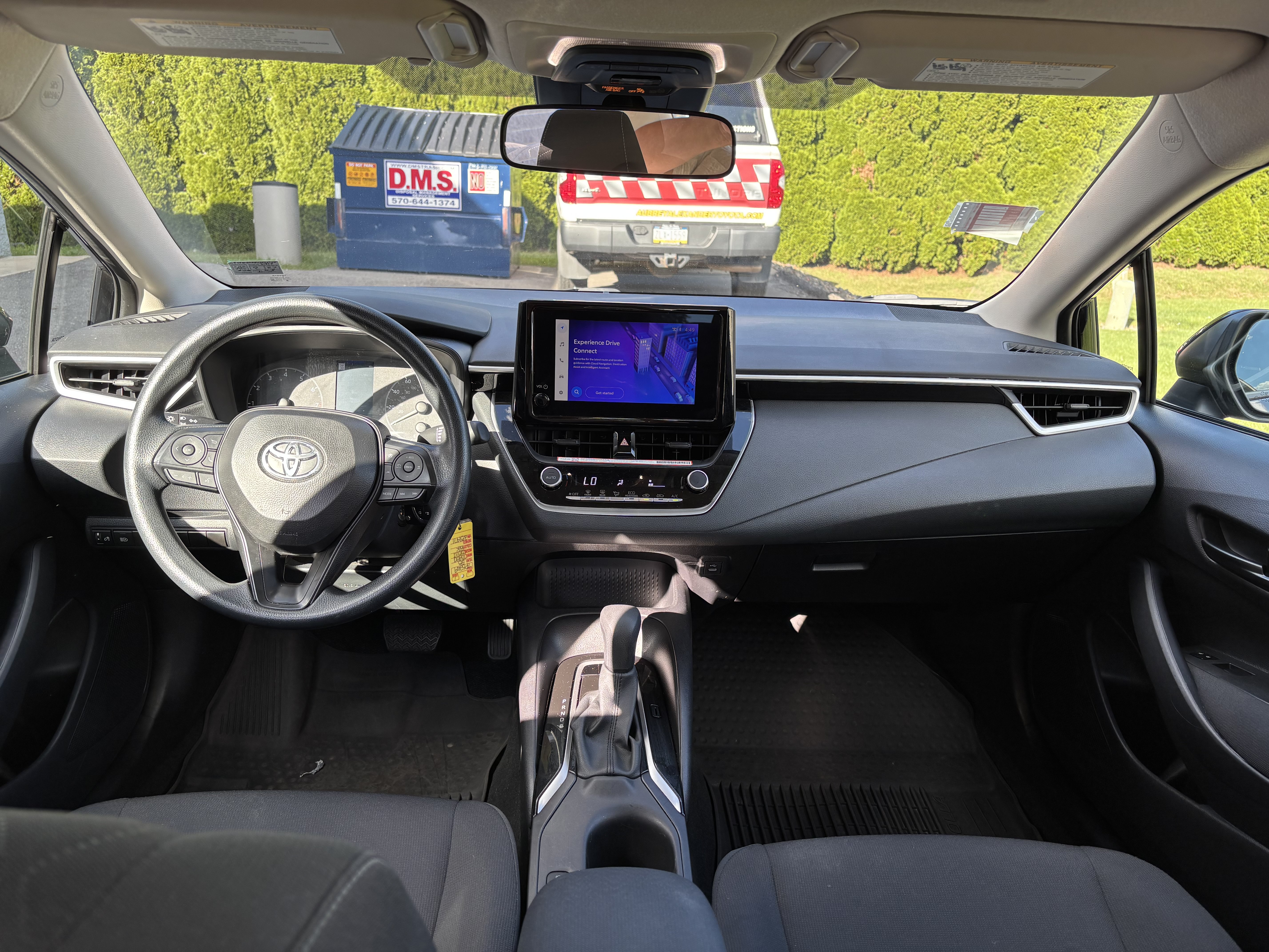 Used 2025 Toyota Corolla LE FWD image 15