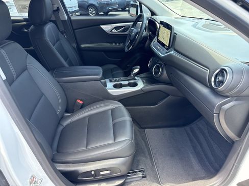 Used 2024 Chevrolet Blazer LT w/ Sound & Technology Package FWD image 34