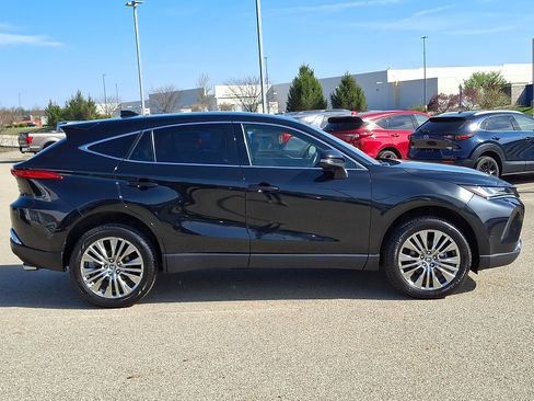 Used 2022 Toyota Venza Limited w/ Advanced Technology Package AWD/4WD image 7