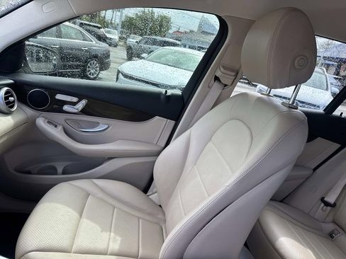 Used 2022 Mercedes-Benz GLC 300 image 17