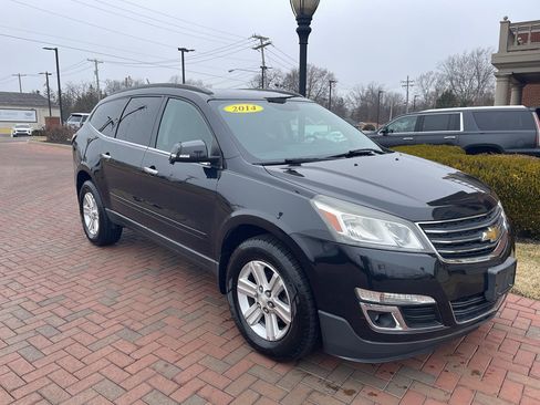 Used 2014 Chevrolet Traverse LT image 3