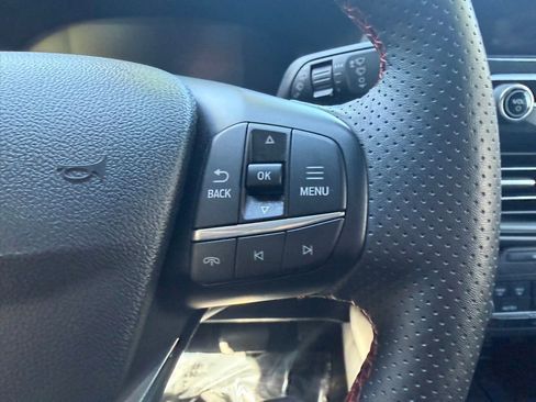 Used 2025 Ford Escape ST-Line Select AWD/4WD image 12