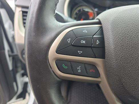 Used 2017 Jeep Cherokee Trailhawk image 29