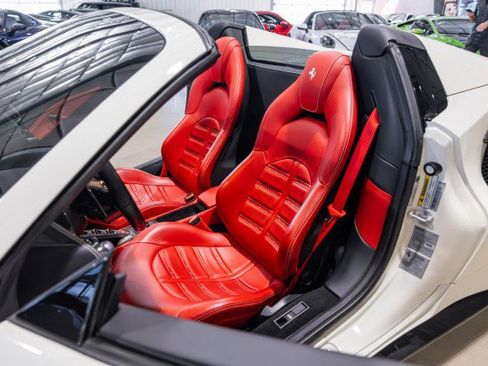 Used 2018 Ferrari 488 Spider image 25