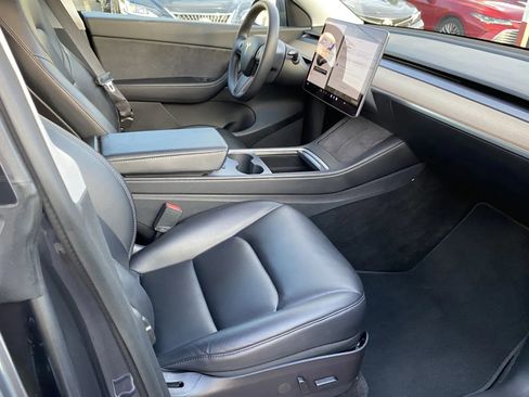 Used 2021 Tesla Model Y Performance image 6