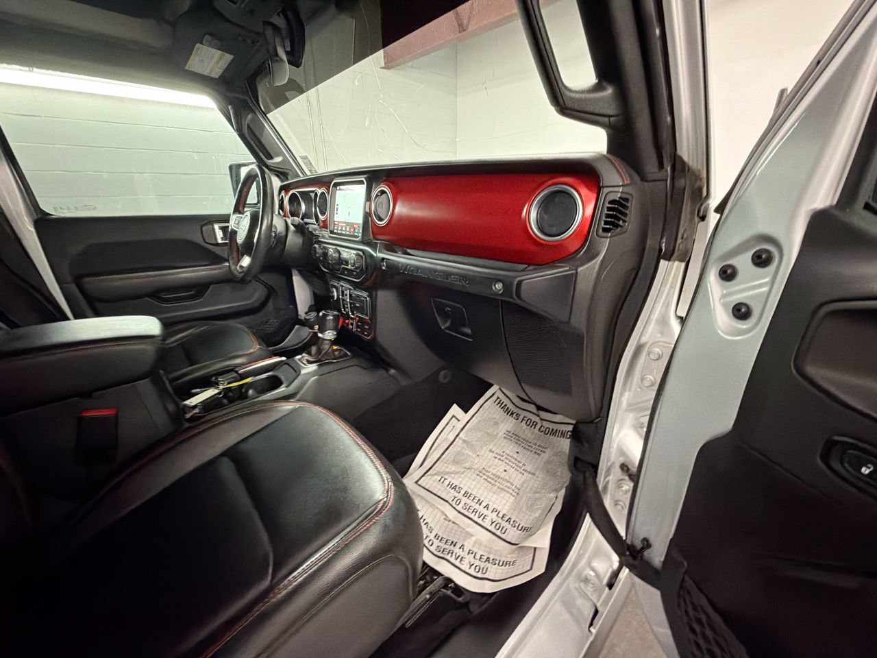 Used 2023 Jeep Wrangler Unlimited Rubicon w/ Cold Weather Group AWD/4WD image 28