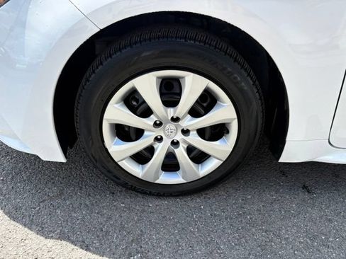 Used 2025 Toyota Corolla LE FWD image 13