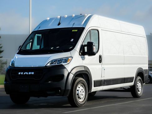 Used 2023 RAM ProMaster 2500 FWD image 3