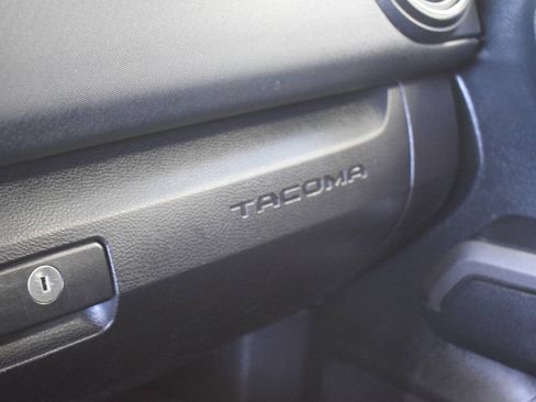 Used 2017 Toyota Tacoma TRD Pro AWD/4WD image 91