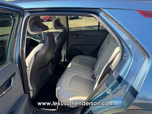 Used 2024 Kia Niro EX FWD image 7