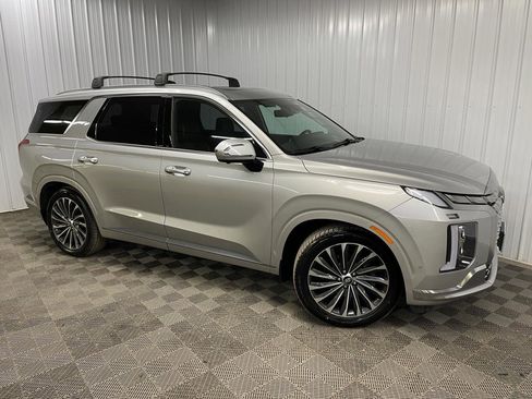 Used 2023 Hyundai Palisade Calligraphy image 1