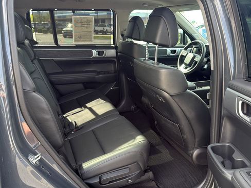 Used 2025 Hyundai Santa Fe Limited FWD image 34