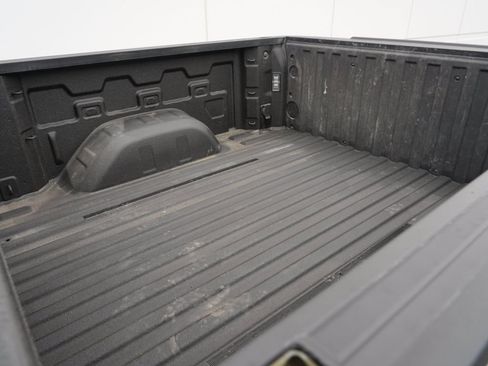 Used 2021 Chevrolet Silverado 1500 LTZ AWD/4WD image 28