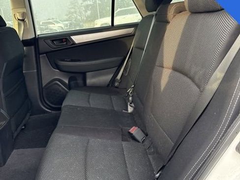 Used 2019 Subaru Outback 2.5i image 9