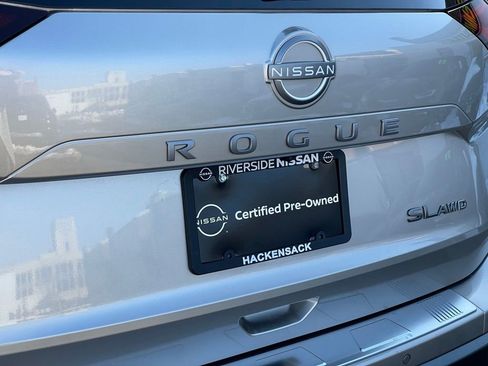 Certified 2025 Nissan Rogue SL image 31
