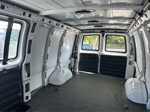 New 2025 GMC Savana 3500 Extended w/ Driver Convenience Package image 17