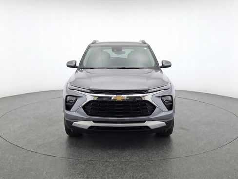 Used 2025 Chevrolet TrailBlazer LT FWD image 2