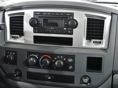 Used 2008 Dodge Ram 1500 Truck SLT w/ Trailer Tow Group AWD/4WD image 9