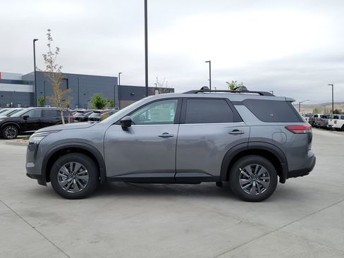 New 2026 Nissan Pathfinder SV w/ SV Premium Package AWD/4WD image 2