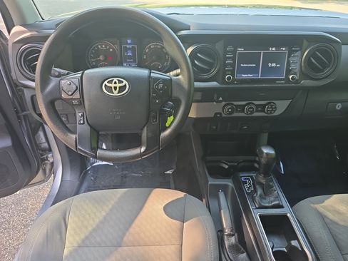 Used 2020 Toyota Tacoma SR w/ SR Convenience Package RWD image 17