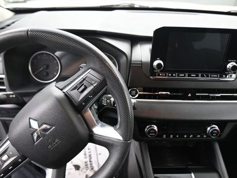 Used 2022 Mitsubishi Outlander ES AWD/4WD image 28