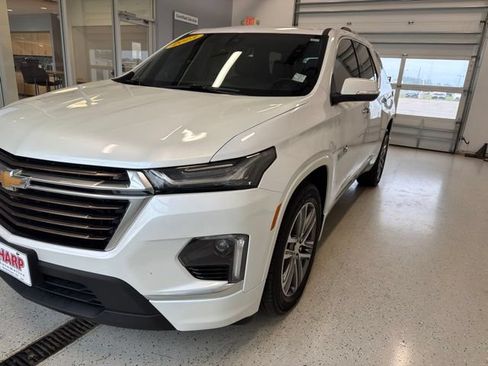 Used 2023 Chevrolet Traverse High Country AWD/4WD image 6